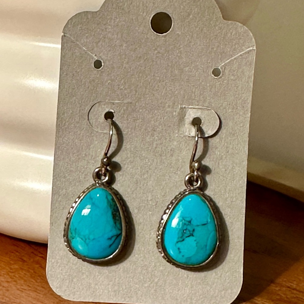 Beautiful turquoise earrings for pierced ears.